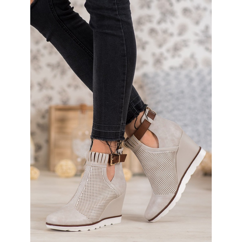 Filippo Openwork boots on a wedge brown 1