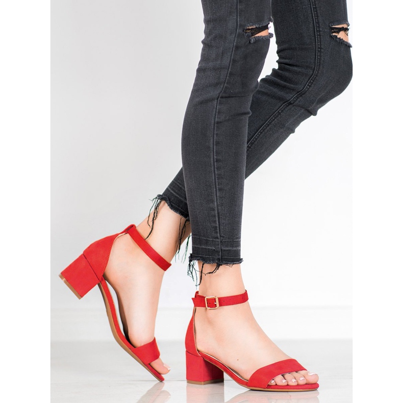 Evento Classic Sandals On Low Heels red 2