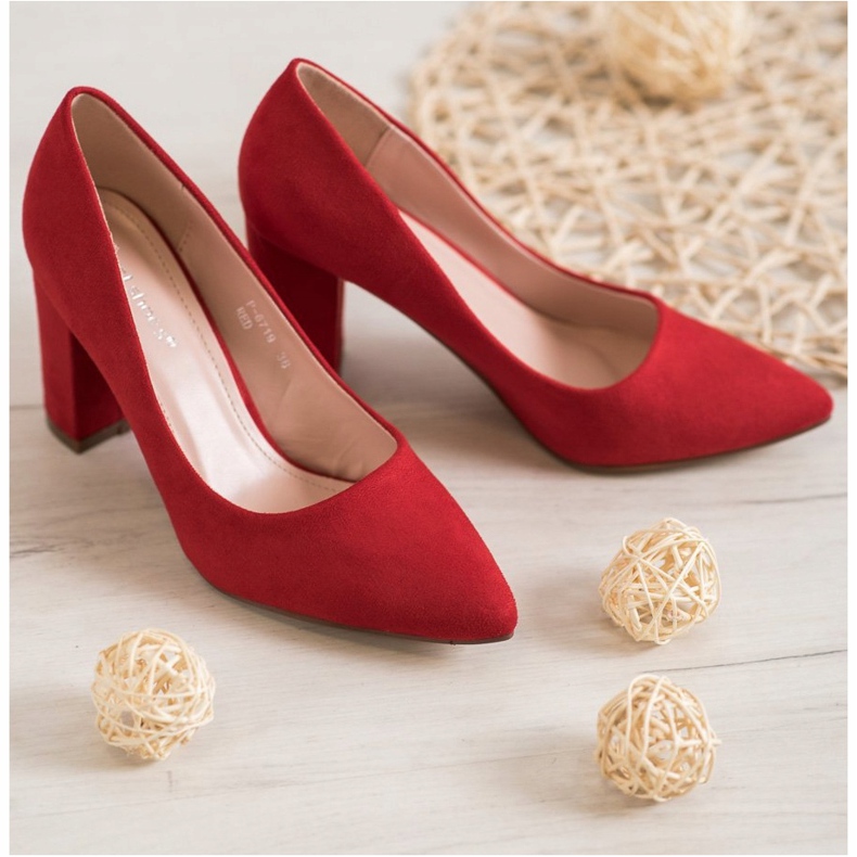 Ideal Shoes Red Pumps On High Heels 2