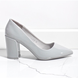 Gray pumps on the LE061P post grey 1