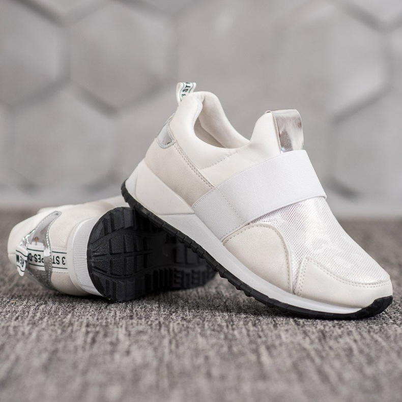 SHELOVET Slip-on Shoes On The Platform white 2