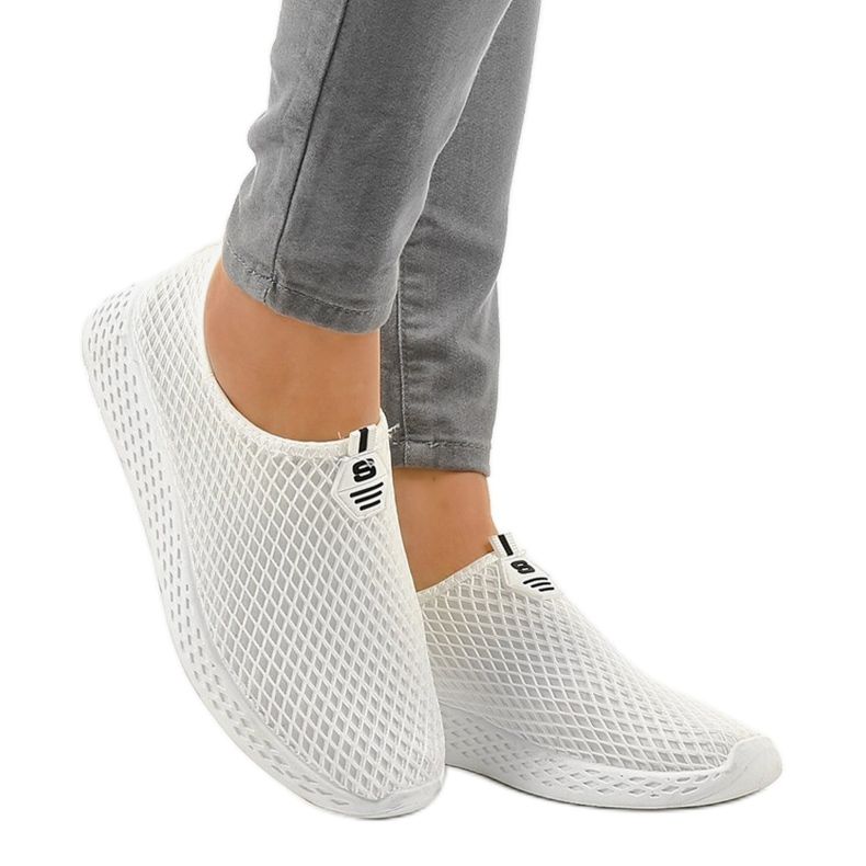 White women's sports shoes SJ1890-3 1