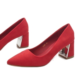 Red suede pumps on the L439 pillar 1