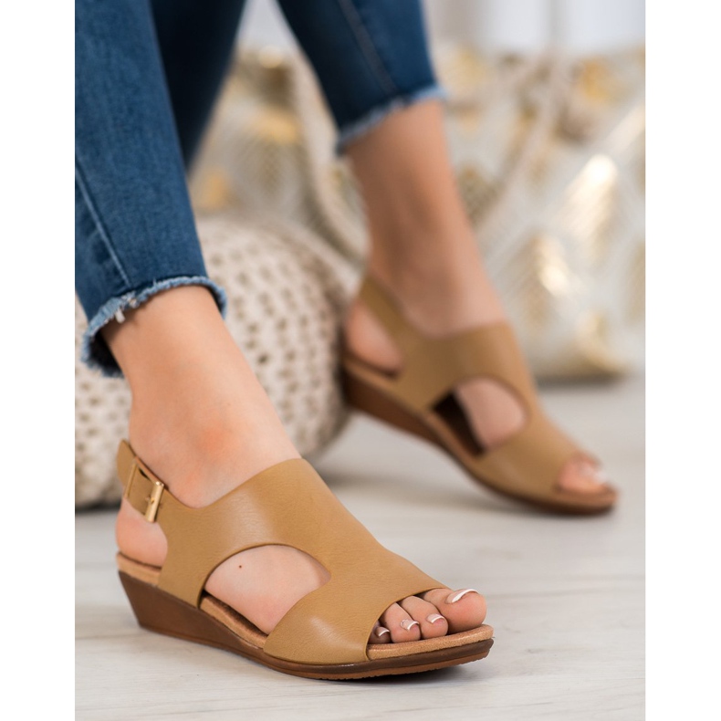 Small Swan Beige Sandals On Wedge 1