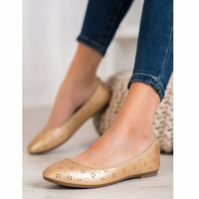 Fama Ballerinas With Openwork Pattern golden 1