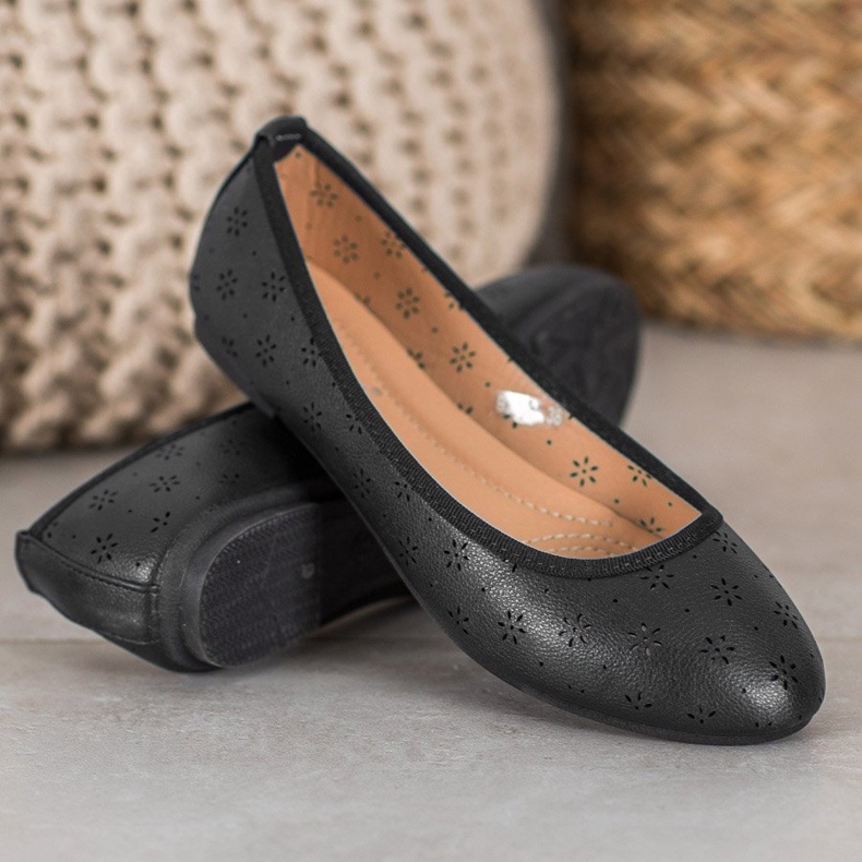 Fama Ballerinas With Openwork Pattern black 1
