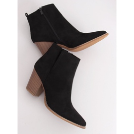Black boots on transitional black ZE03P Black 1