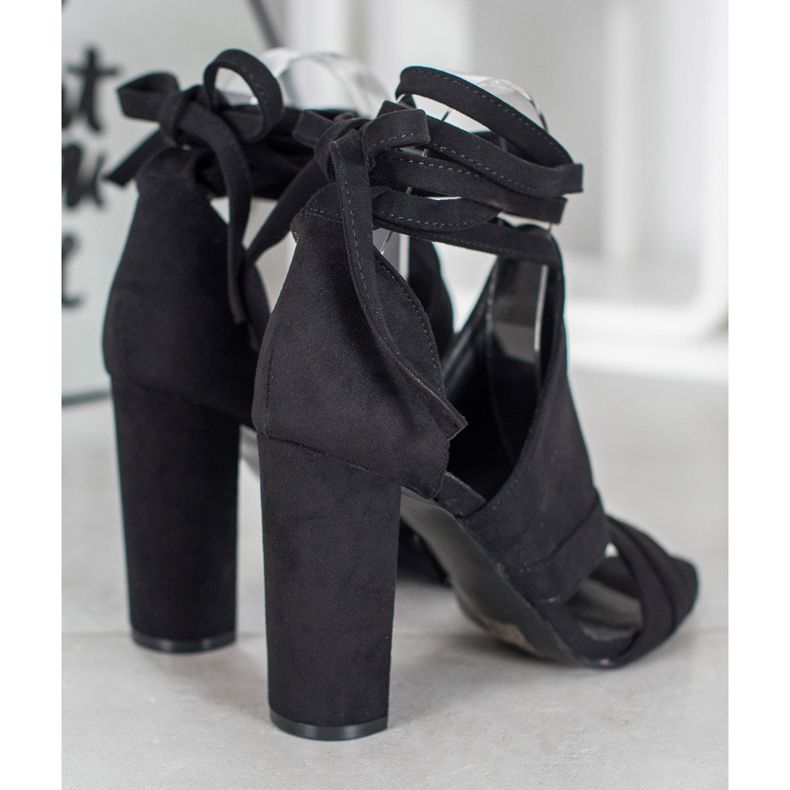 Seastar Tied Sandals On A Post black 1