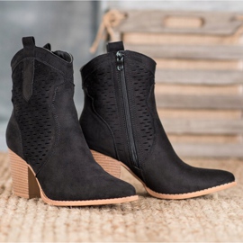 Seastar Openwork Cowgirls On A Pillar black 1