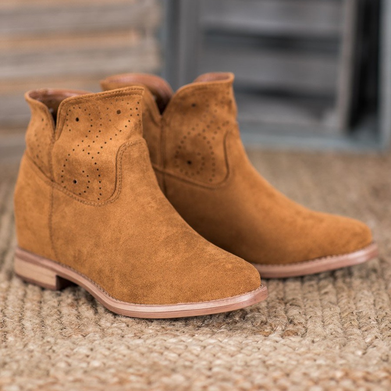 Seastar Boots With Openwork Pattern brown 1