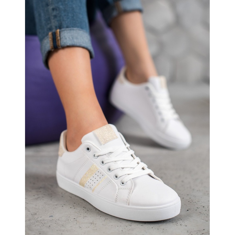 SHELOVET Comfortable White Sports Shoes 2 SHELOVET Comfortable White Sports Shoes 2