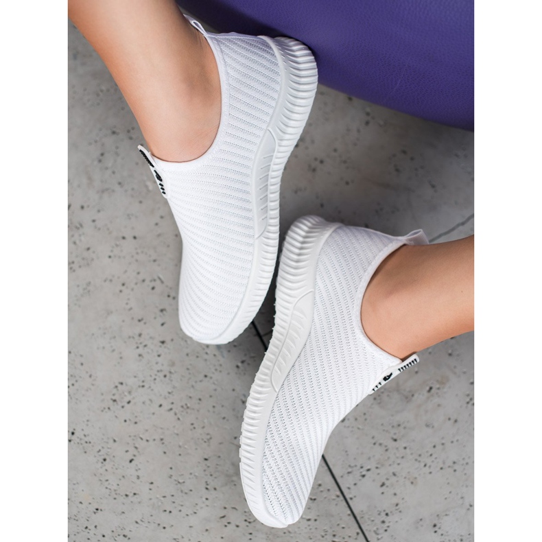 SHELOVET Slip-on Sports Shoes white 1