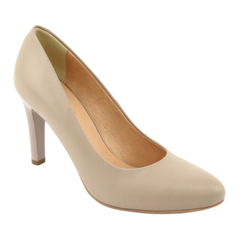 Mustang pumps on the Espinto 755/153 post beige 1