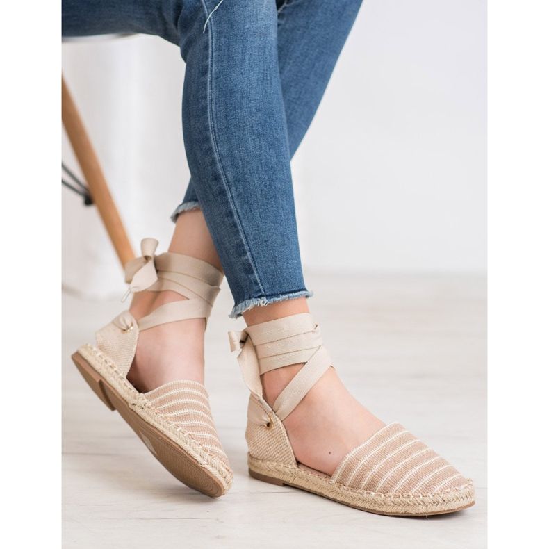 Small Swan Espadrilles With Decorative Ribbon beige 2