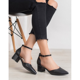 Seastar Comfortable pumps on a pillar black 1