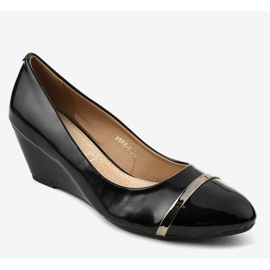Black pumps on the wedge X668-1 1