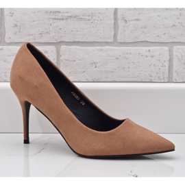 Beige classic X8053 suede heels 2