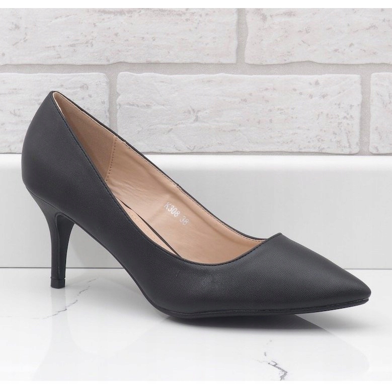 Black low pumps on a K308 heel 1