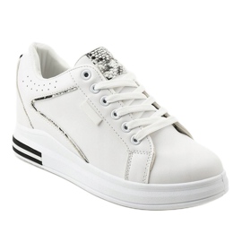 White sneakers on the wedge SC12 1