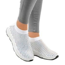 White sports shoes with cubic zirconias LG27 1