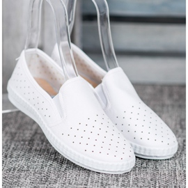 McKey White Casual Slipons 1