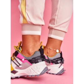 SEA LA91 women's white sports footwear black multicolored yellow 2