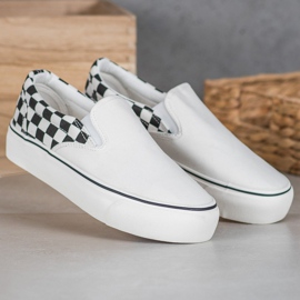 SHELOVET White Slipons On The Platform 1