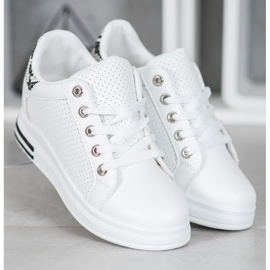 SHELOVET Openwork shoes with a hidden wedge white 2
