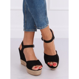 Black Sandals on a wedge heel 9R195 Black 2