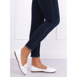 White women's loafers A8637 White 1