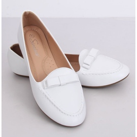 White women's loafers A8637 White 2