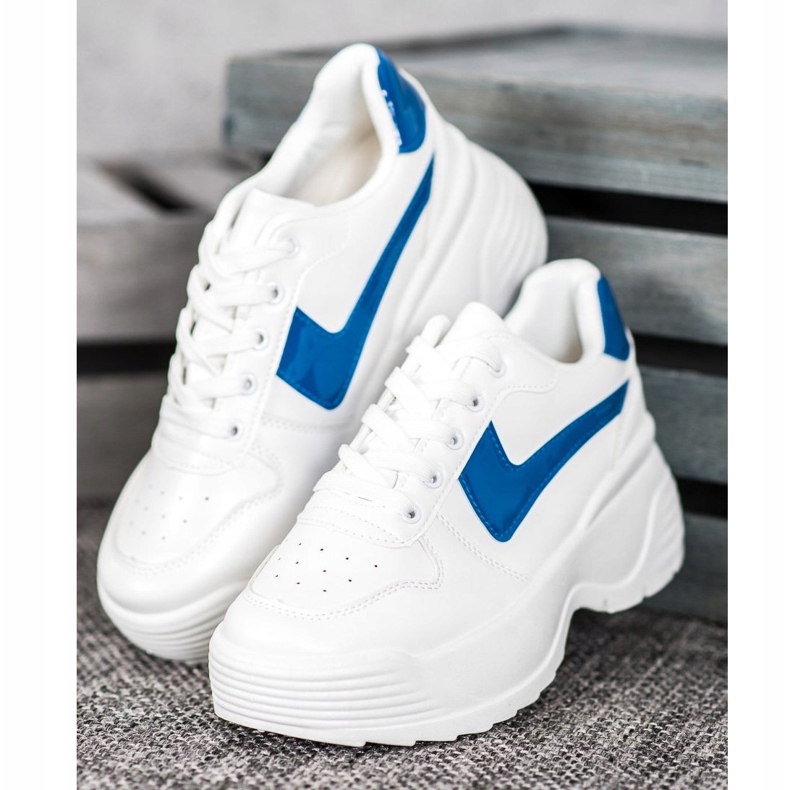 Kylie Sneakers On The Platform white 2