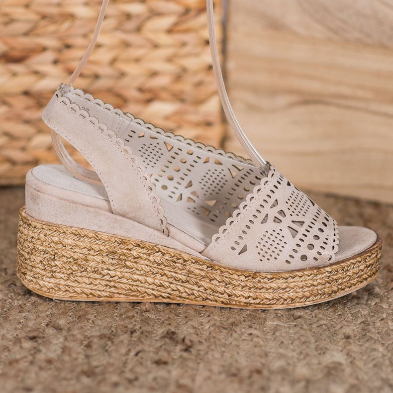 Goodin Openwork wedge sandals beige golden 2
