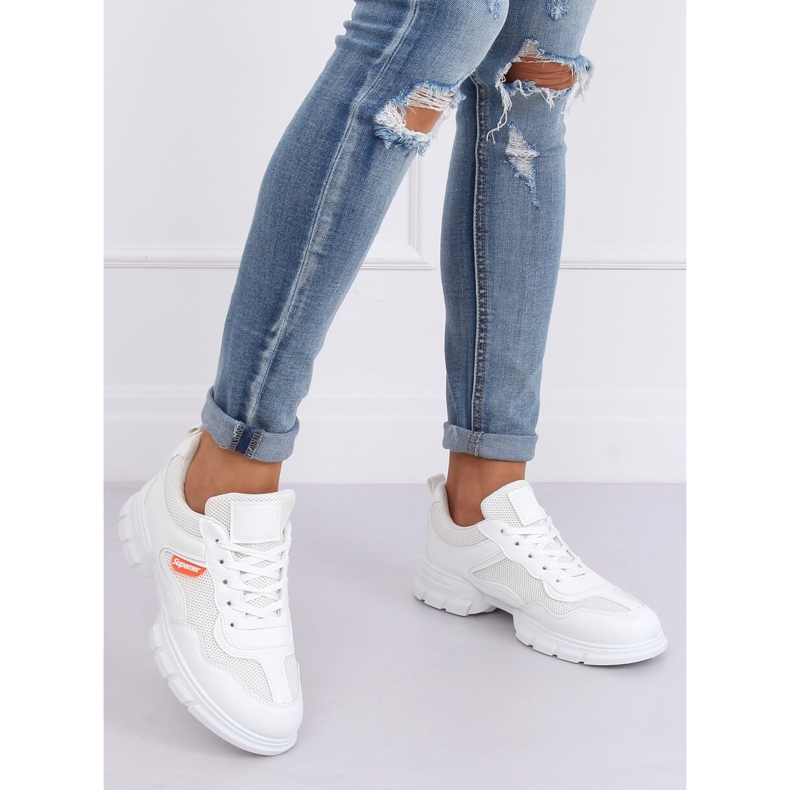 White sports shoes C051 Blanco 1