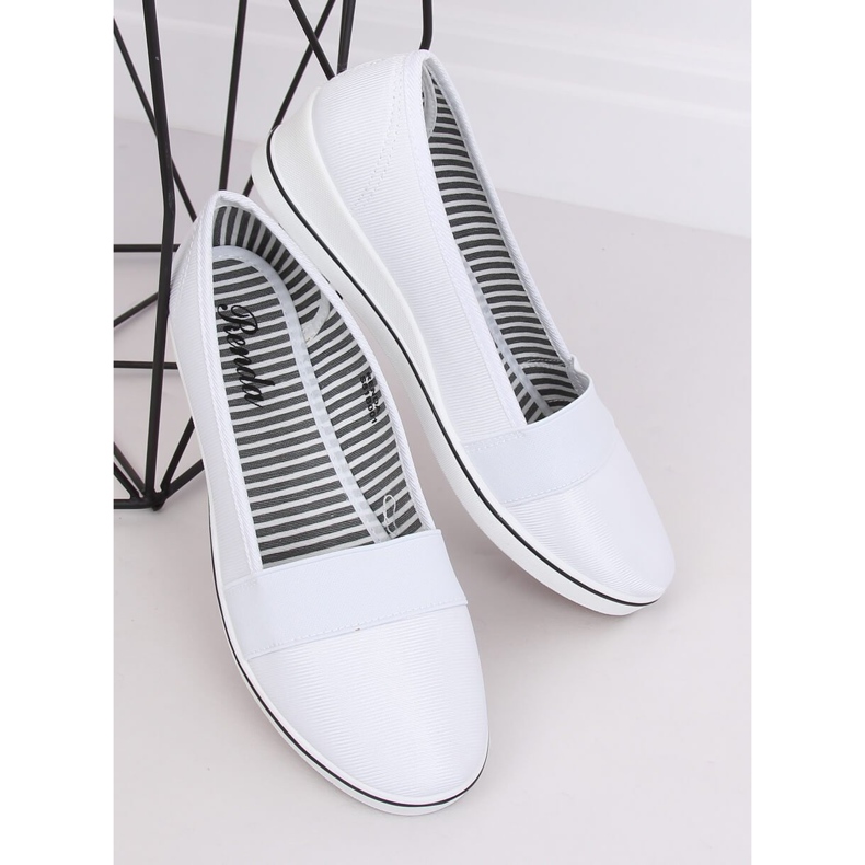 White wedge ballerinas S81B001 White 2