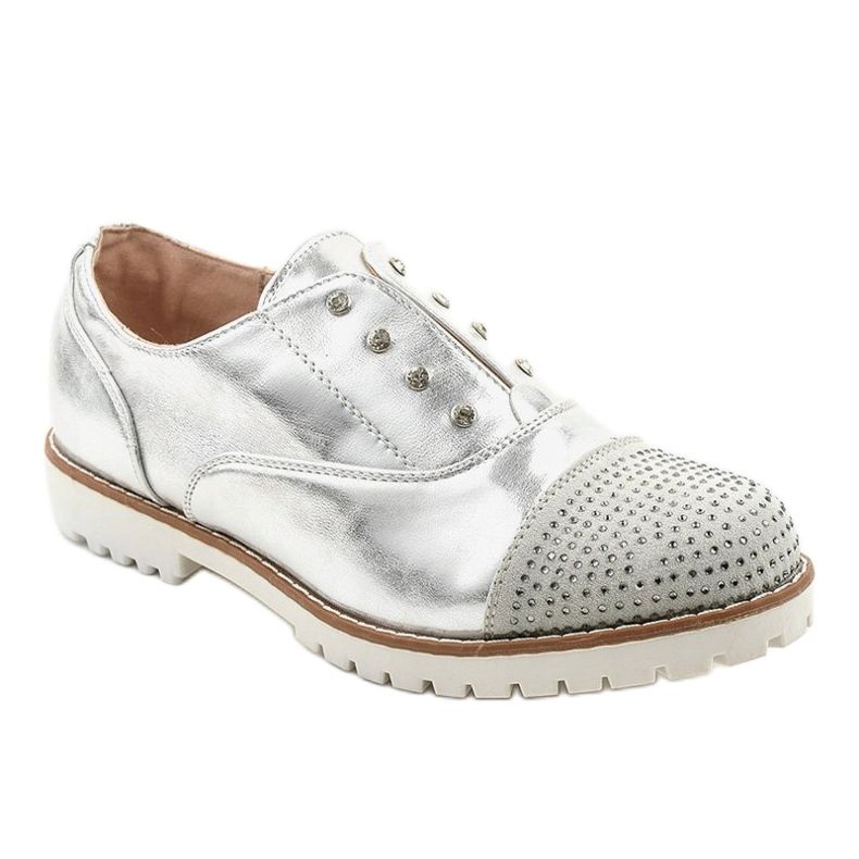 Slip-on silver shoes with GF-FD9 studs 1