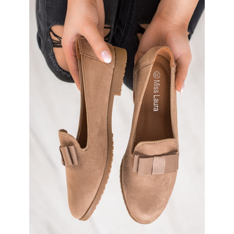 Miss Laura Lords With A Bow brown 1