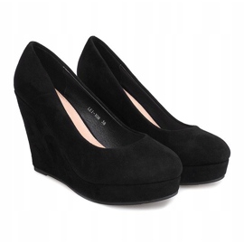 Black suede pumps on the LEI-108 wedge 1
