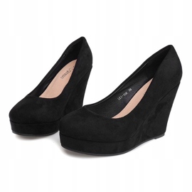Black suede pumps on the LEI-108 wedge 2
