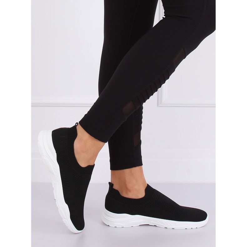 Black sports shoes FZ13P Black 1