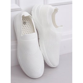 White sports shoes FZ13P White 2