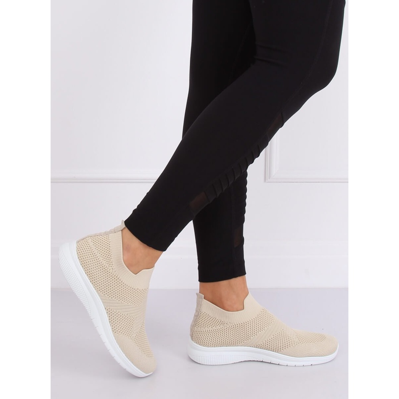 Beige NB330P Beige sports shoes 1