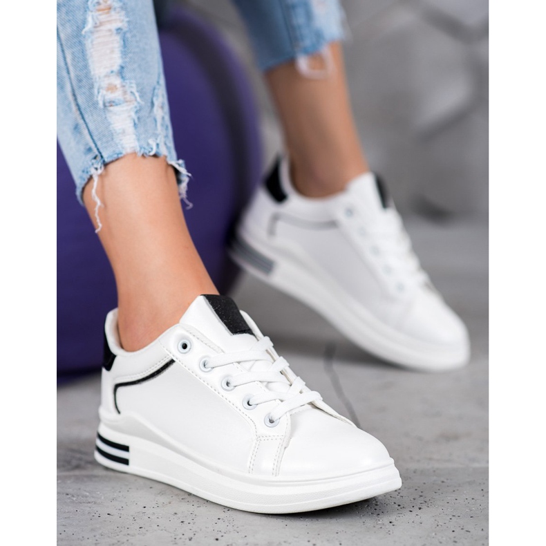 Diamantique White Sport Shoes 1