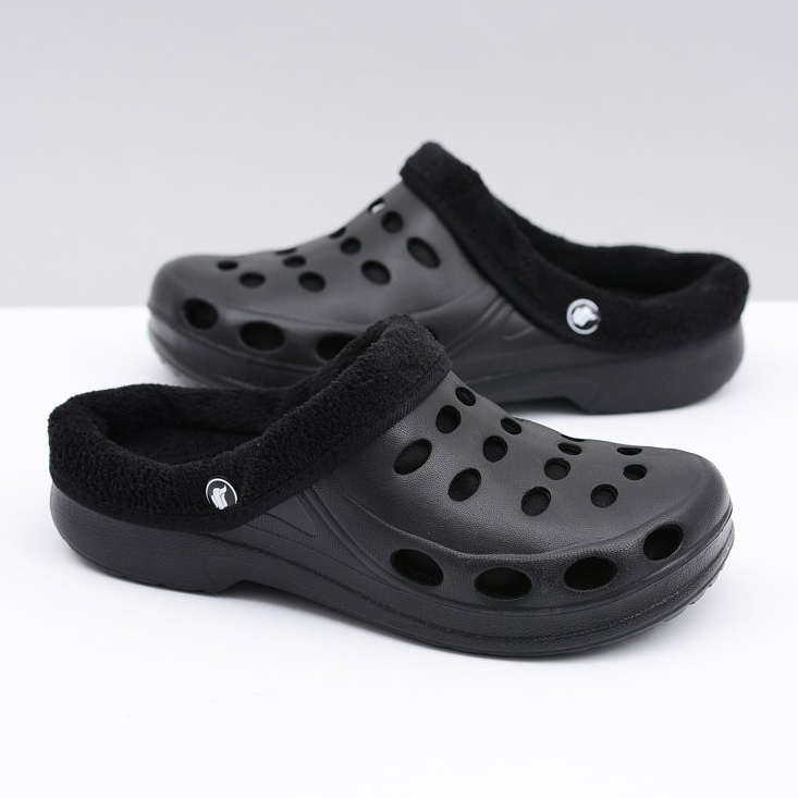 crocs slippers black