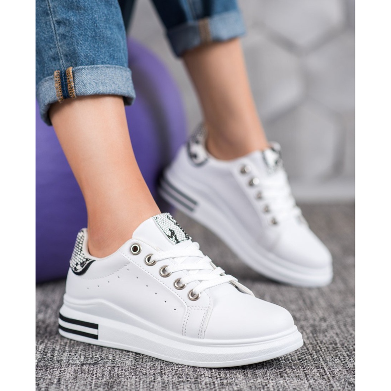 Diamantique Sports Shoes On The Platform white 1 Diamantique Sports Shoes On The Platform white 1