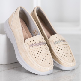 Small Swan Loafers On The Platform brown 2