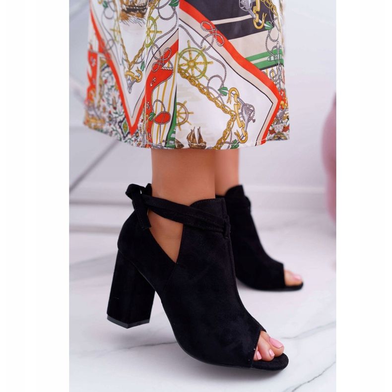 Vinceza Black Booties Sandals On a Bar Open Toes Grays 1