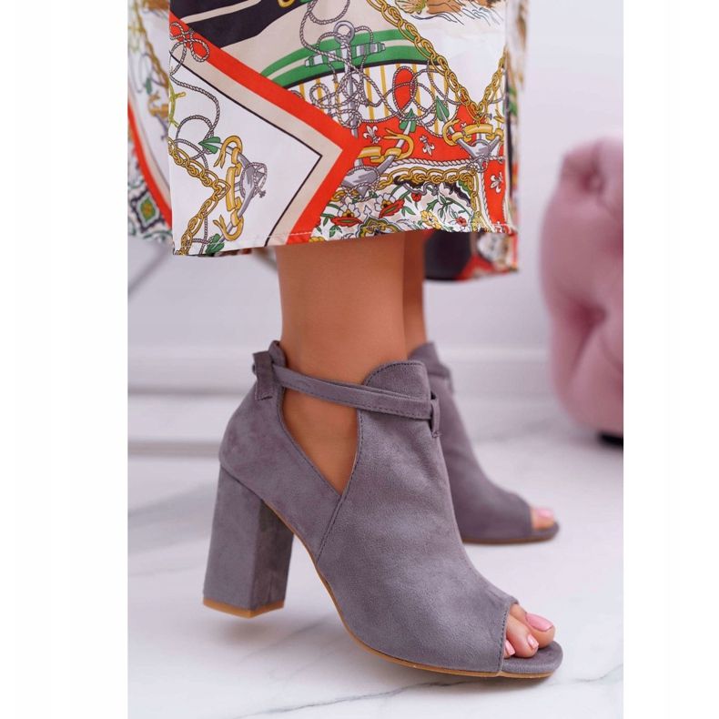 Vinceza Gray Booties Sandals On a Bar Open Toes Grays grey 1