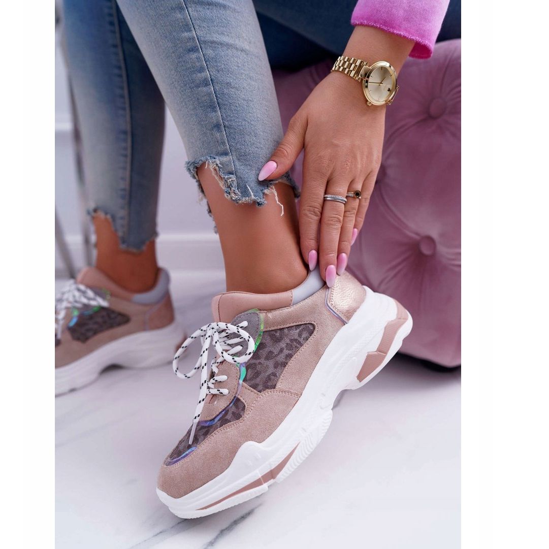 Sports shoes 2025 with high sole