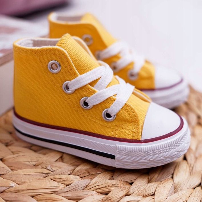 Childrens top yellow converse